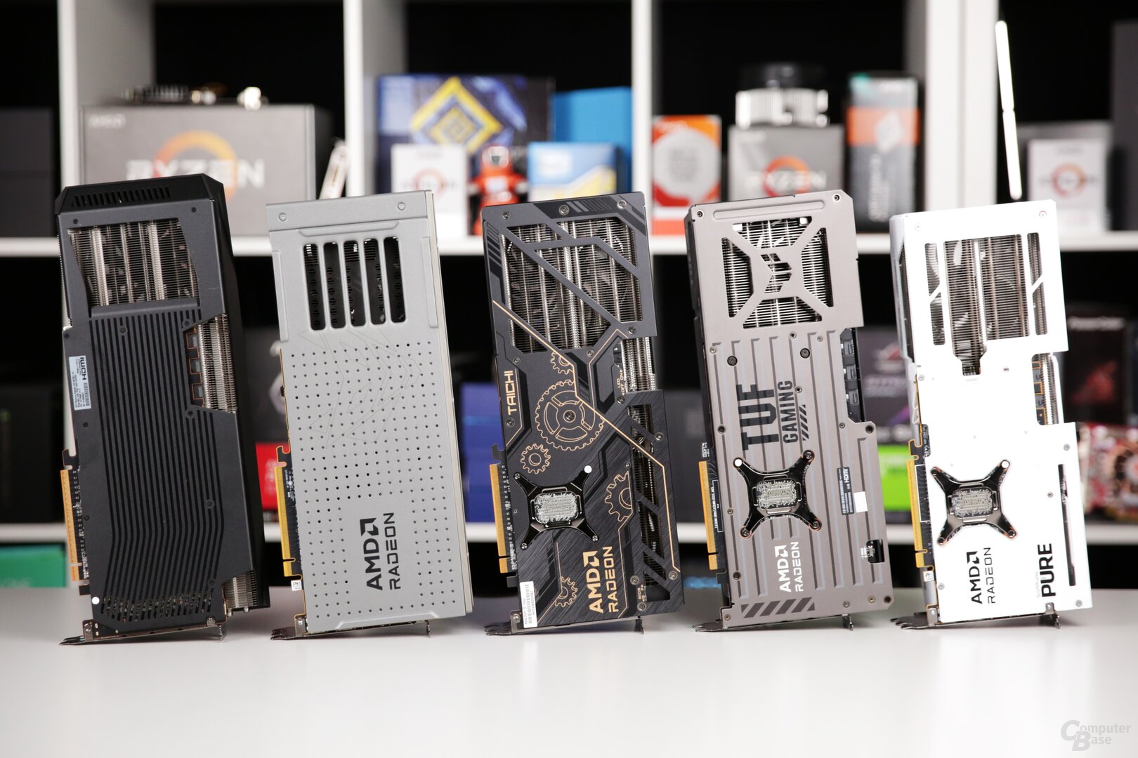 AMD Radeon RX 9070 XT Custom-Designs: XFX Mercury OC, Sapphire Nitro+, ASRock Taichi OC, Asus TUF Gaming, Sapphire Pure (v.l.n.r.)