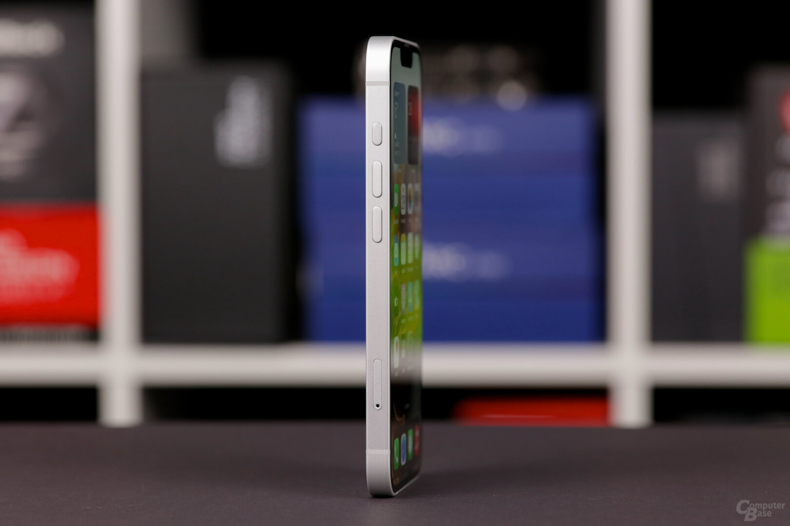 7,80 mm Bautiefe wie beim iPhone 16