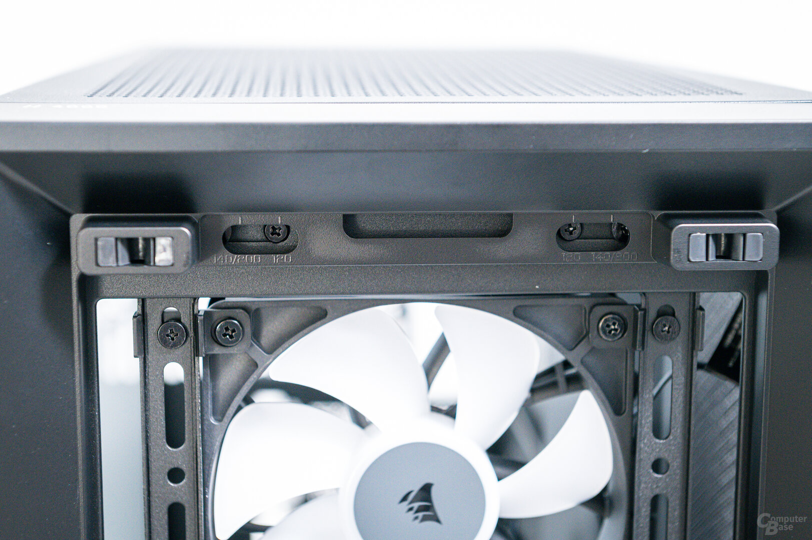 Corsair Frame 4000D im Test: Variable Lüfterschienen