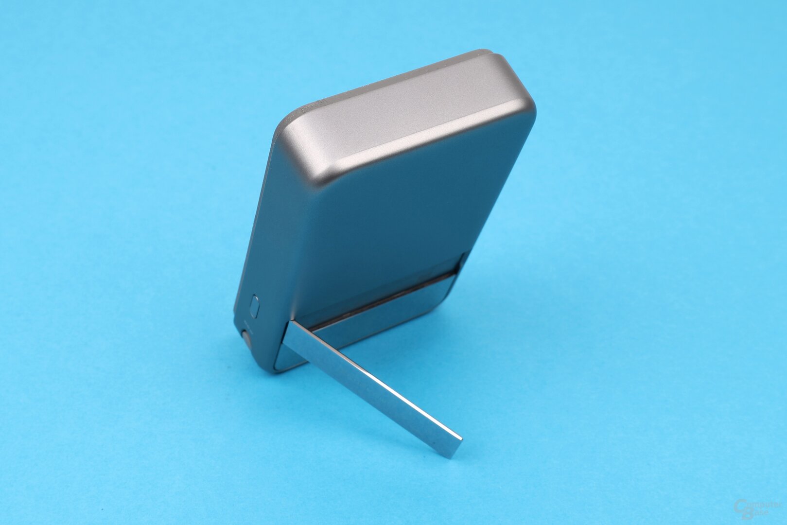 EcoFlow Rapid 10.000 mAh: Kickstand erlaubt eine Aufstellung in beide Richtungen