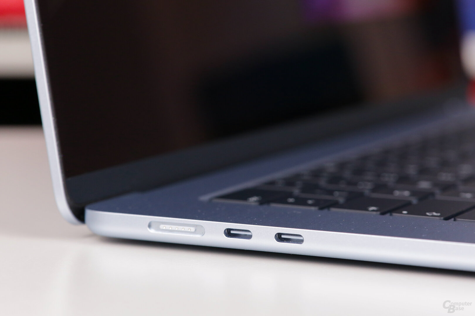 MagSafe 3 und zweimal Thunderbolt 4