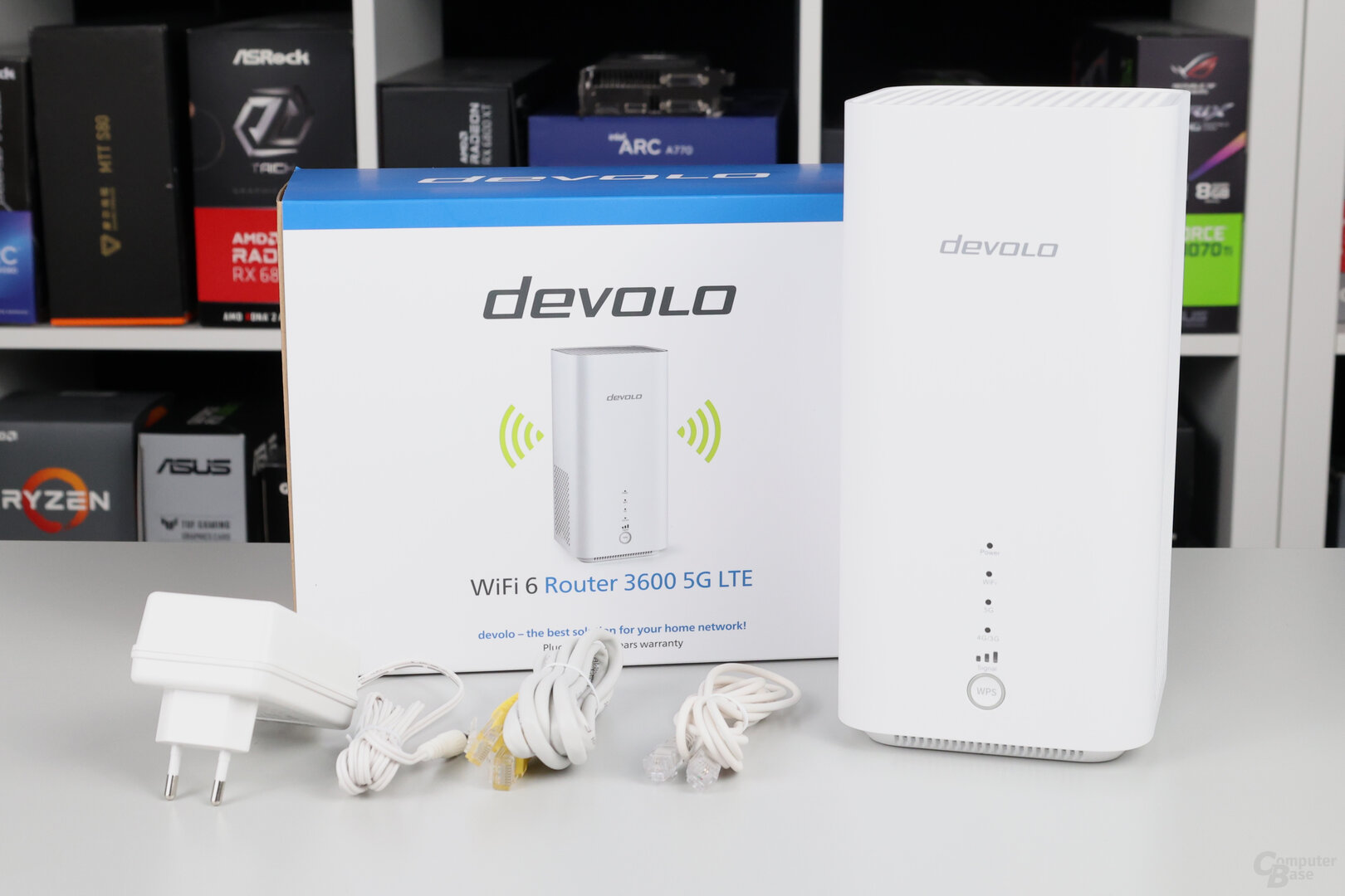 Lieferumfang des Devolo WiFi 6 Router 3600 5G LTE