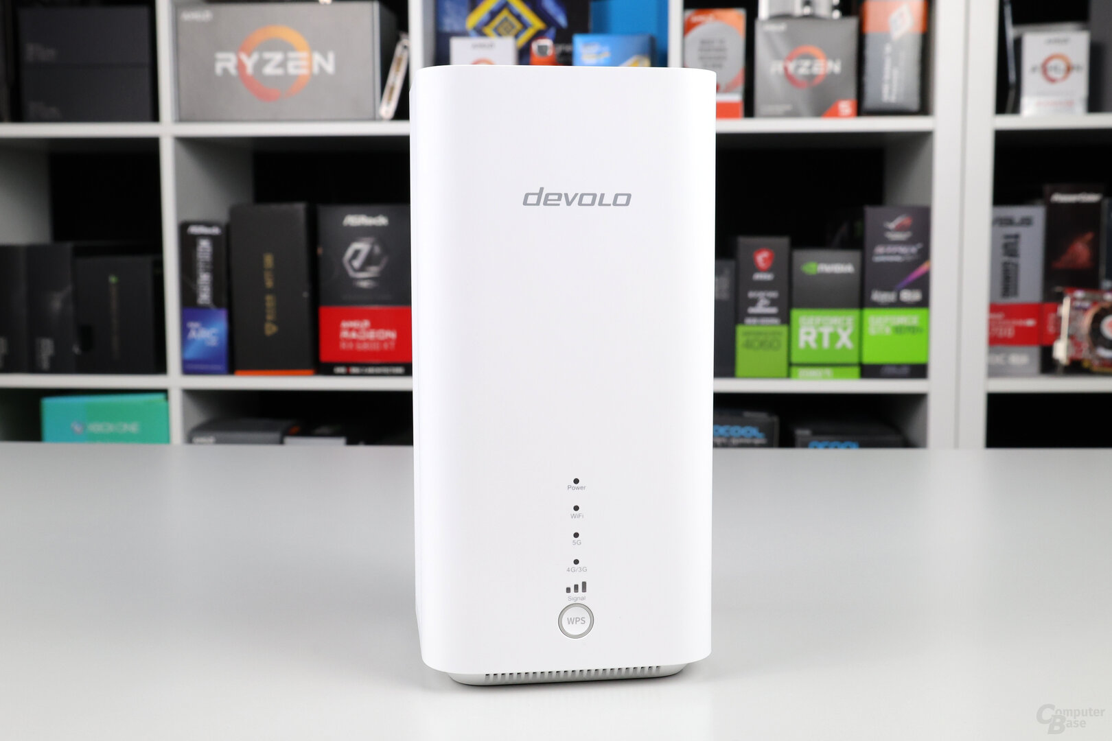 Devolo WiFi 6 Router 3600 5G LTE: Schlichtes weißes Design