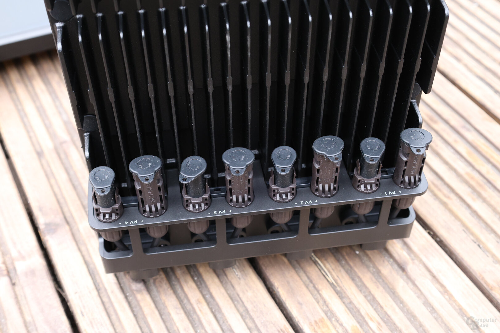 MC4-Anschlüsse der vier MPPT der EcoFlow Stream Ultra