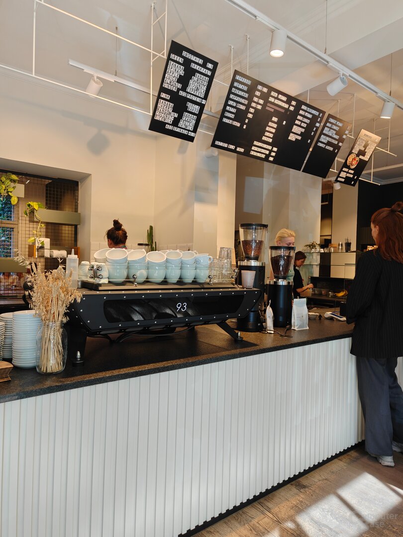 Find N5 – Weitwinkel (f/1.8, ISO 100, 1/100 s)