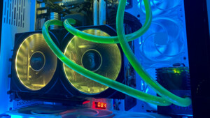 Nasse Zeitreise: Die Evolution der PC-Wasser­kühlung von 2001 bis heute