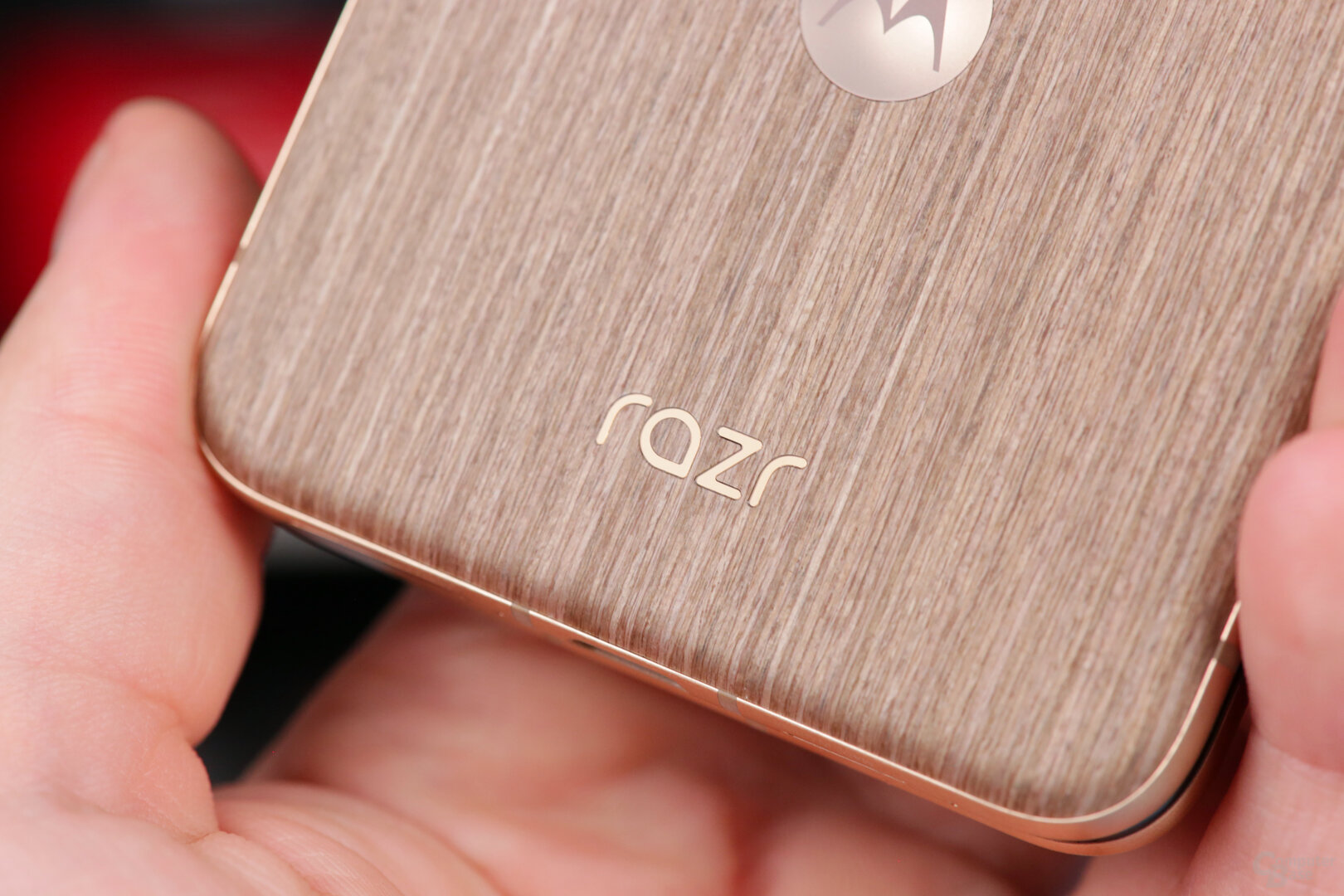 Razr 60 Ultra in Mountain Trai