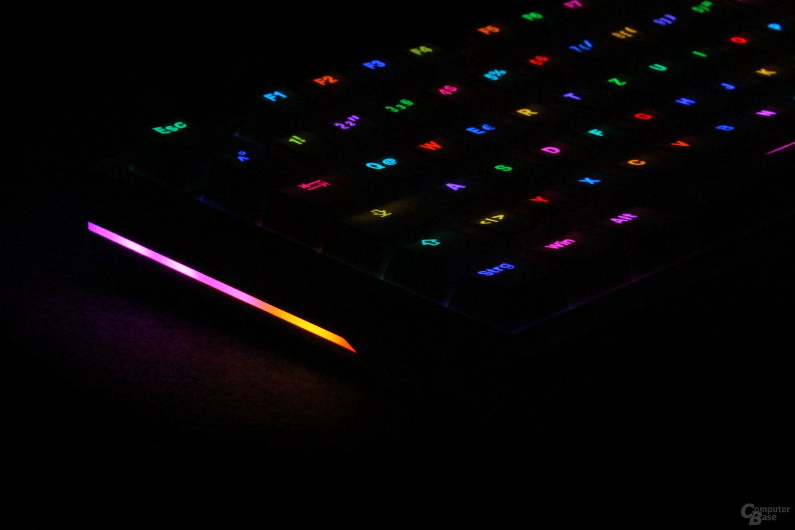 Sharkoon SGK25 RGB-Beleuchtung (dunkel)