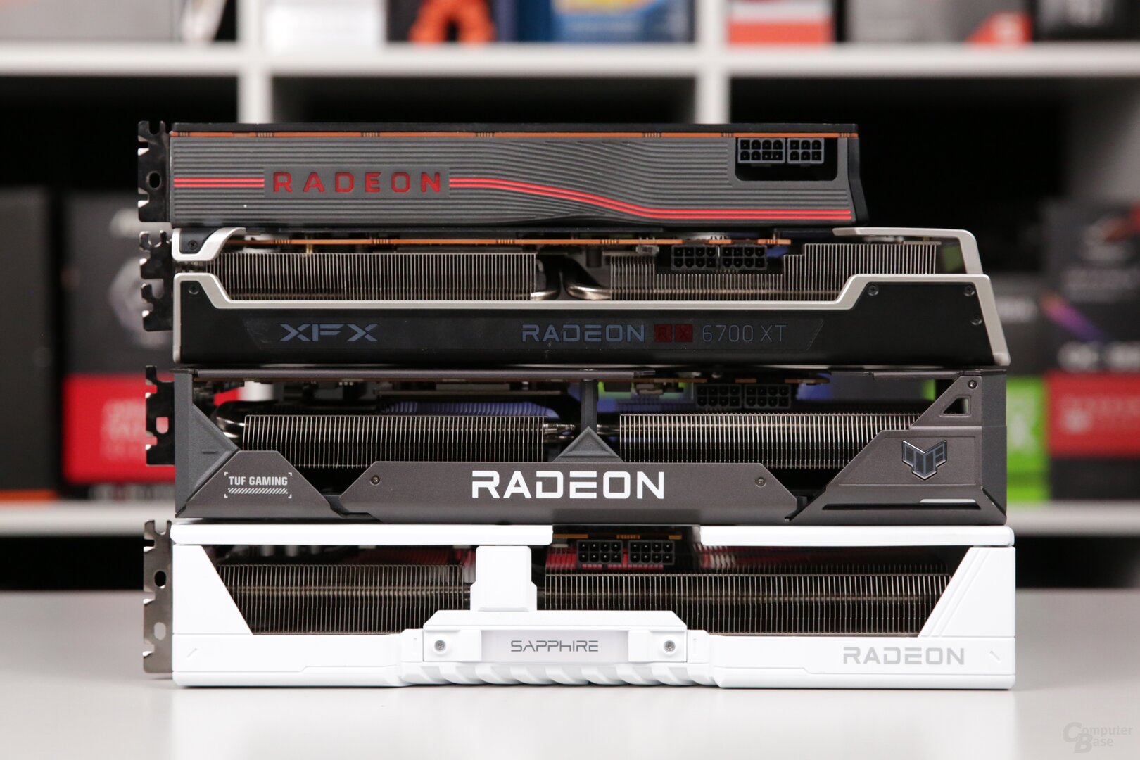 AMD-Generationenvergleich: Radeon RX 9070 XT, 7800 XT, 6700 XT und 5700 XT im Duell (v.u.n.o.)