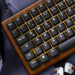 SGK50 S2, S3 und S4 Wood PBT: Sharkoon baut drei Tastaturen aus echtem Holz