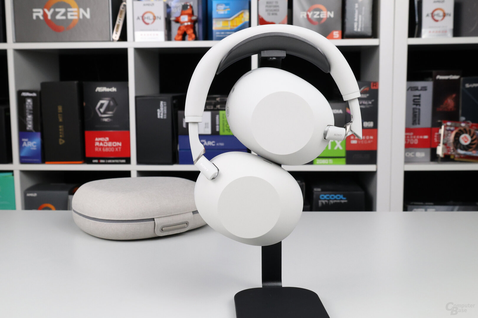 Sony WH-1000XM6: Der Knick macht den Unterschied