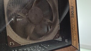 Mehr Noctua Editions: Drei Seasonic-Netzteile, ein Gehäuse von Antec und eine Maus