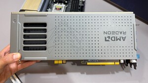„Phantomlink“ = BTF: Sapphire übernimmt Asus' kabelloses Stecksystem für Nitro+