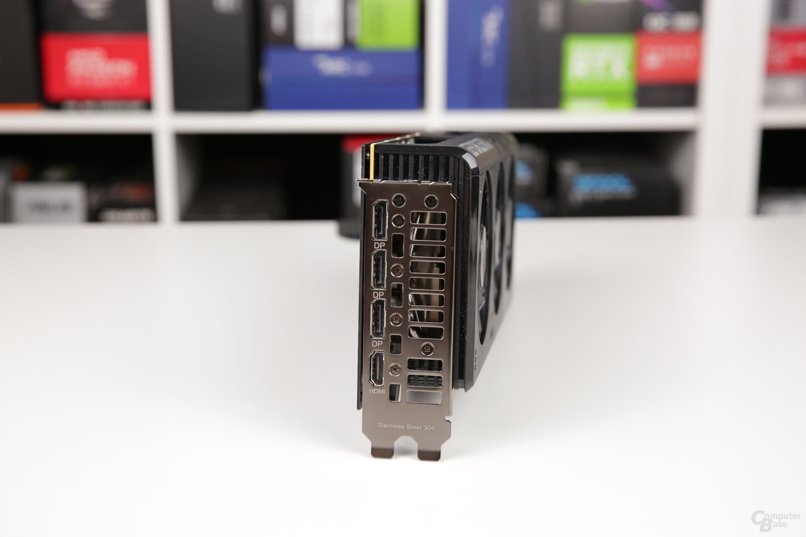 Die Monitoranschlüsse der Asus GeForce RTX 5060 Prime OC