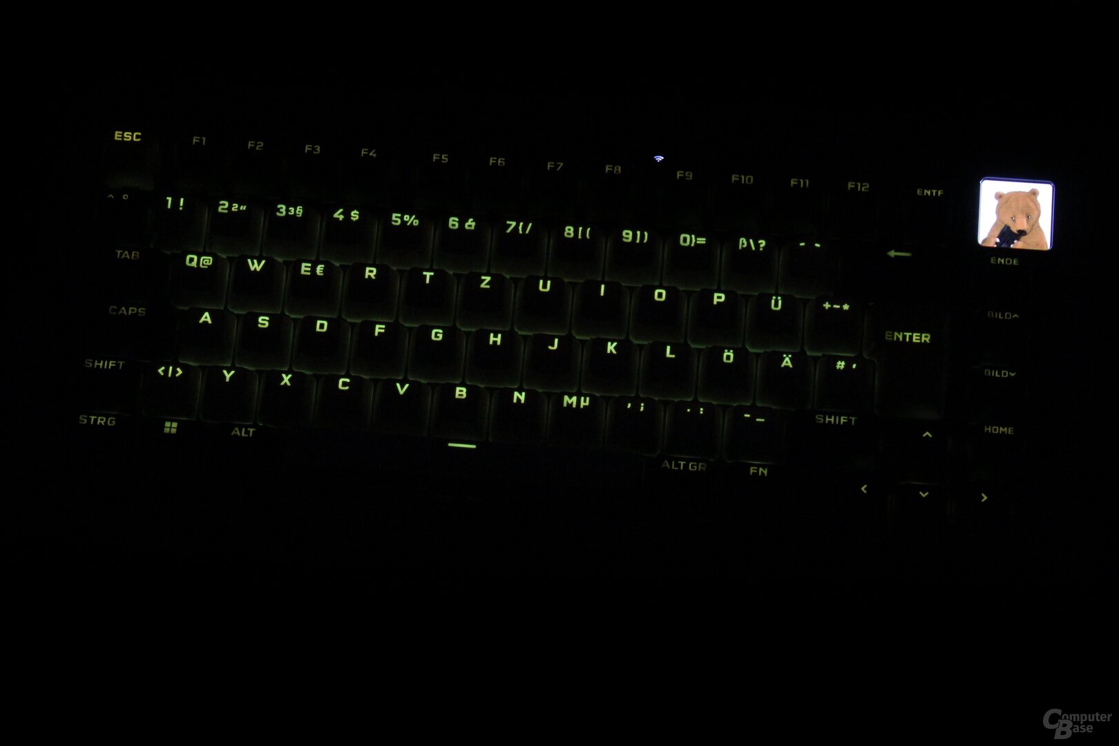 Die Ausleuchtung ist gut, die Helligkeit bei kleinen Buchstaben etwas niedrig