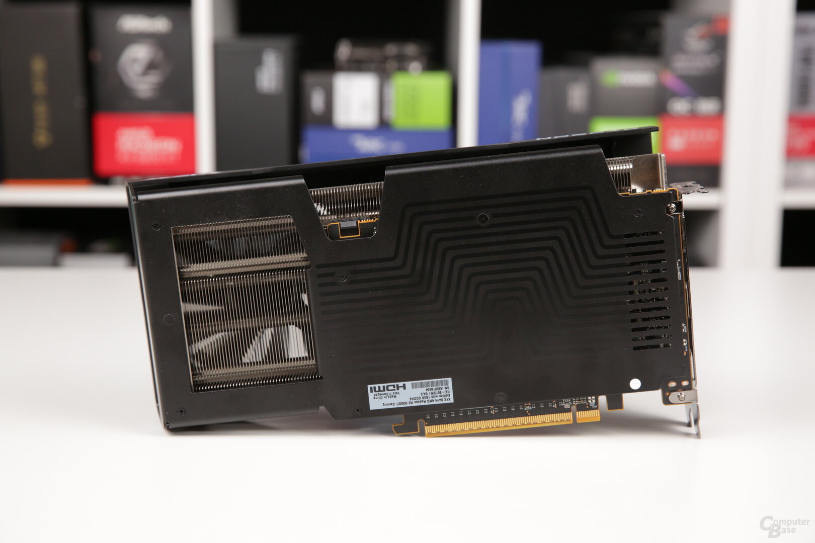 Die Rückseite der XFX Radeon RX 9060 XT Swift