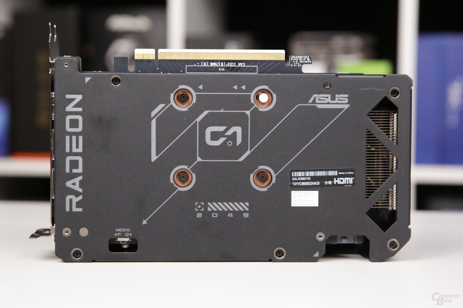 Die Asus RX 9060 XT Dual mit 8 GB