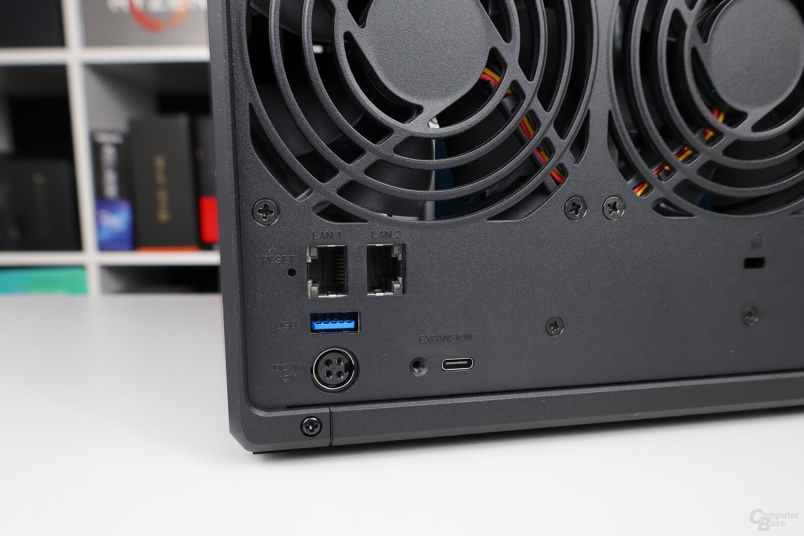 Die Synology DS925+ bietet zwei LAN-Anschlüsse mit 2,5 Gbit/s