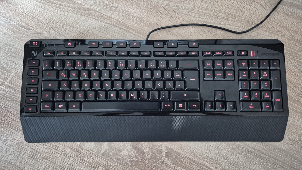 Im Test vor 15 Jahren: Microsofts SideWinder X4 für unschlagbare 40 Euro