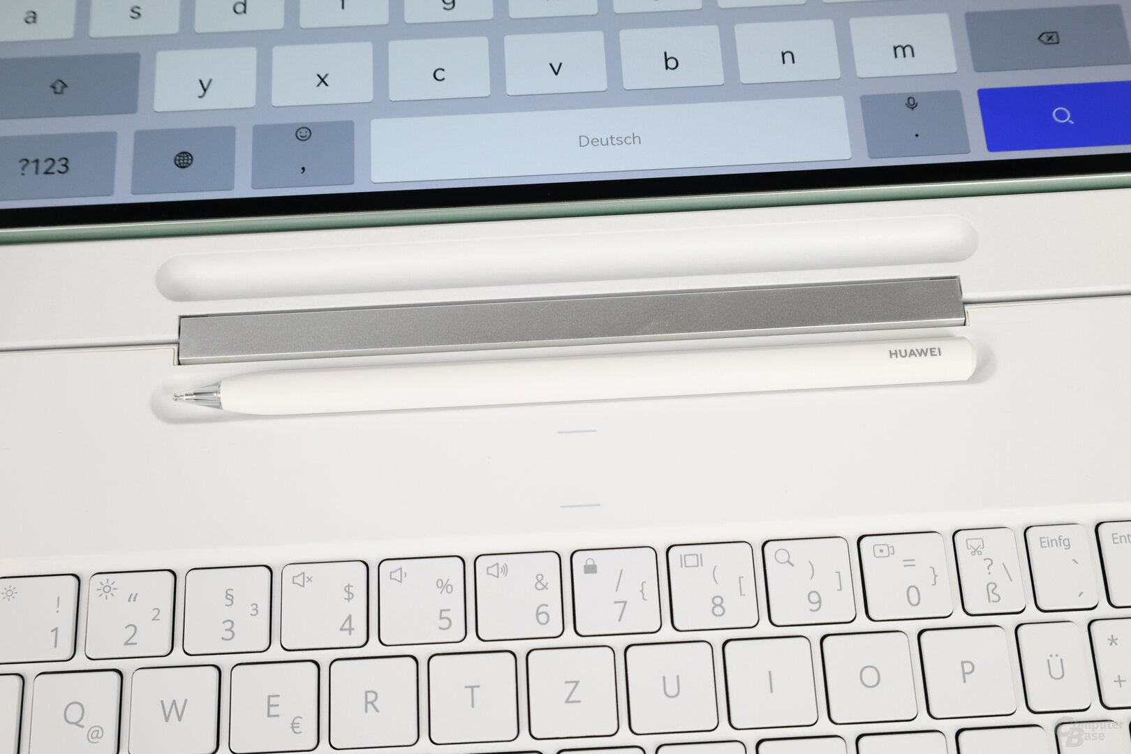 Der M-Pencil lässt sich im Glide Keyboard aufladen und verstauen
