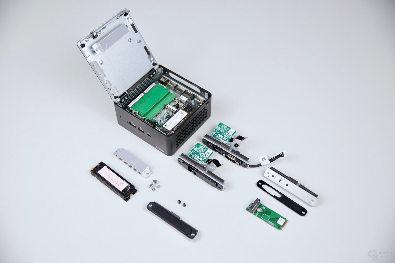 Asus NUC 15 Pro mit Erweiterungsmöglichkeiten