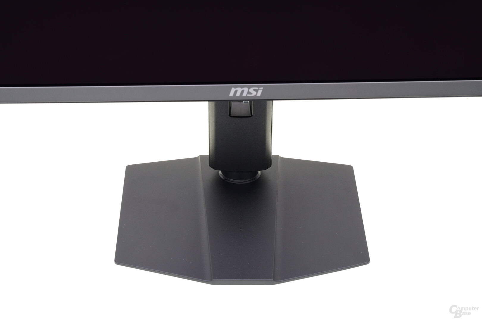 MSI MPG 272URXDE QD-OLED mit flachem Standfuß