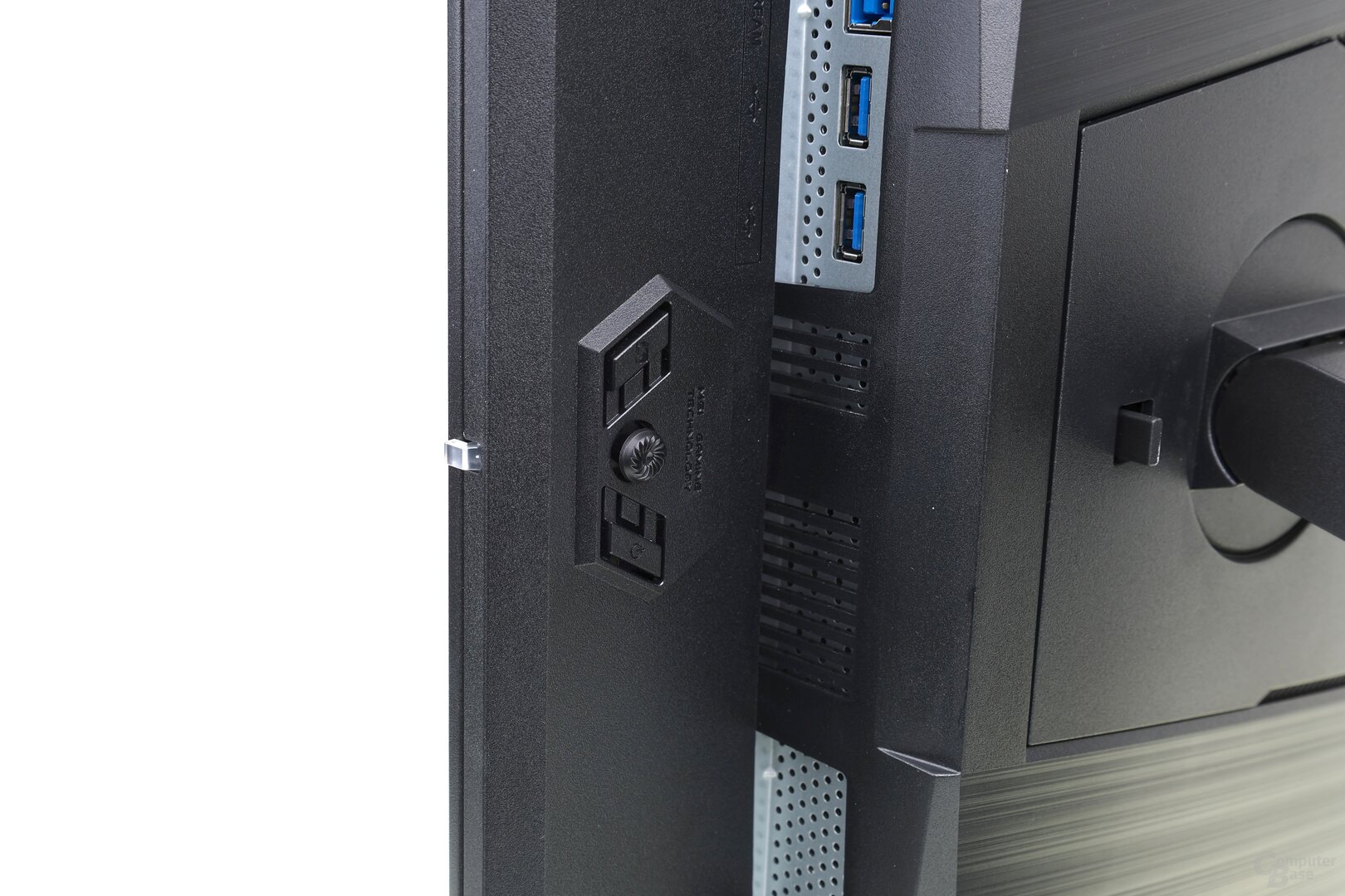 Joystick zu Bedienung des OSD des MSI MPG 272URXDE QD-OLED