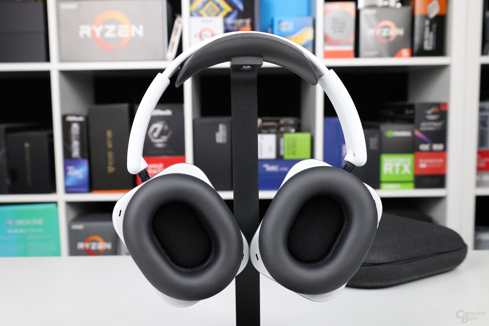 Nothing Headphone (1)