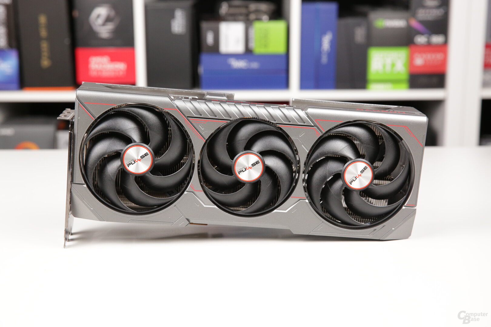 Die Sapphire Radeon RX 9070 GRE Pulse