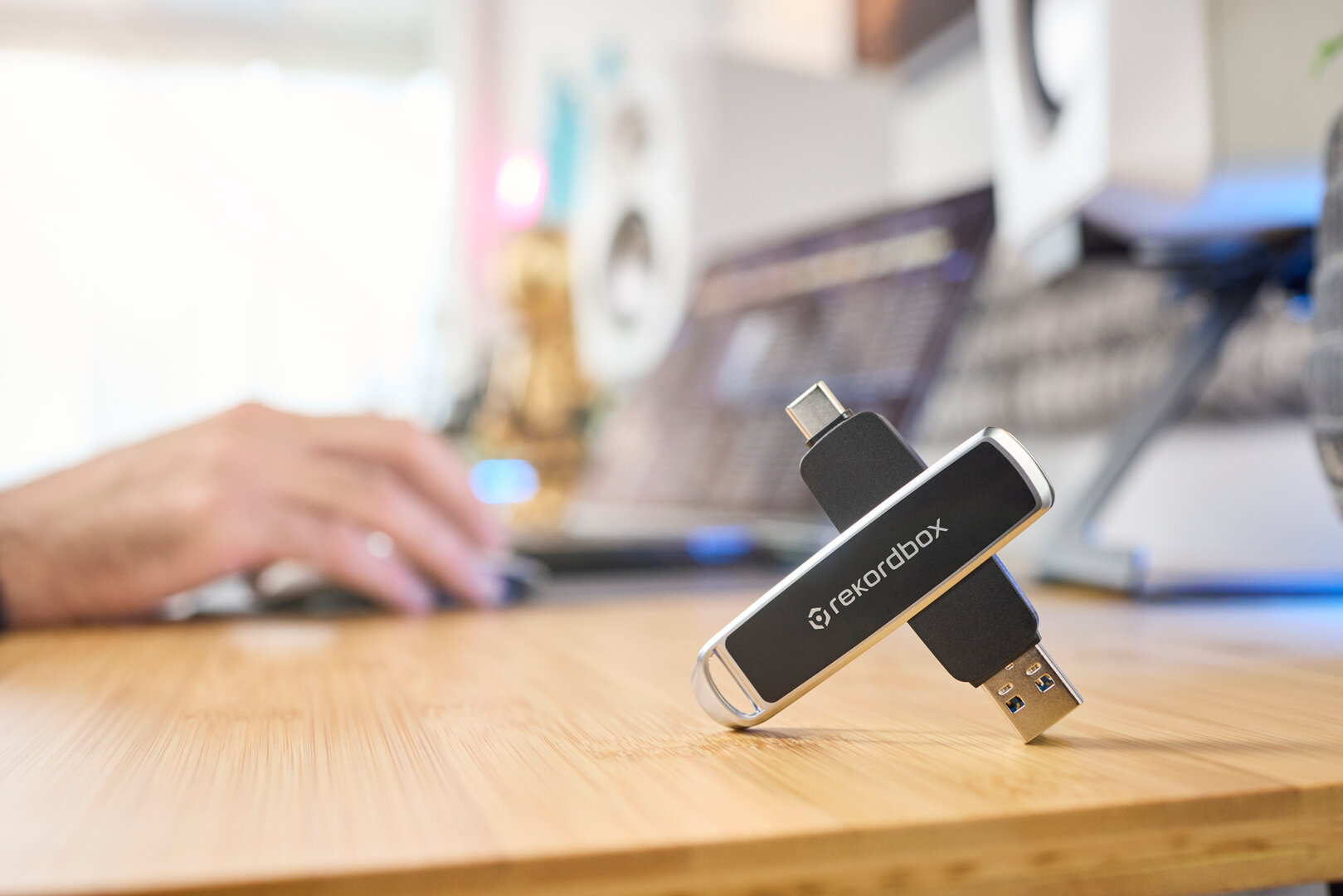 SanDisk DJ Flash Drive