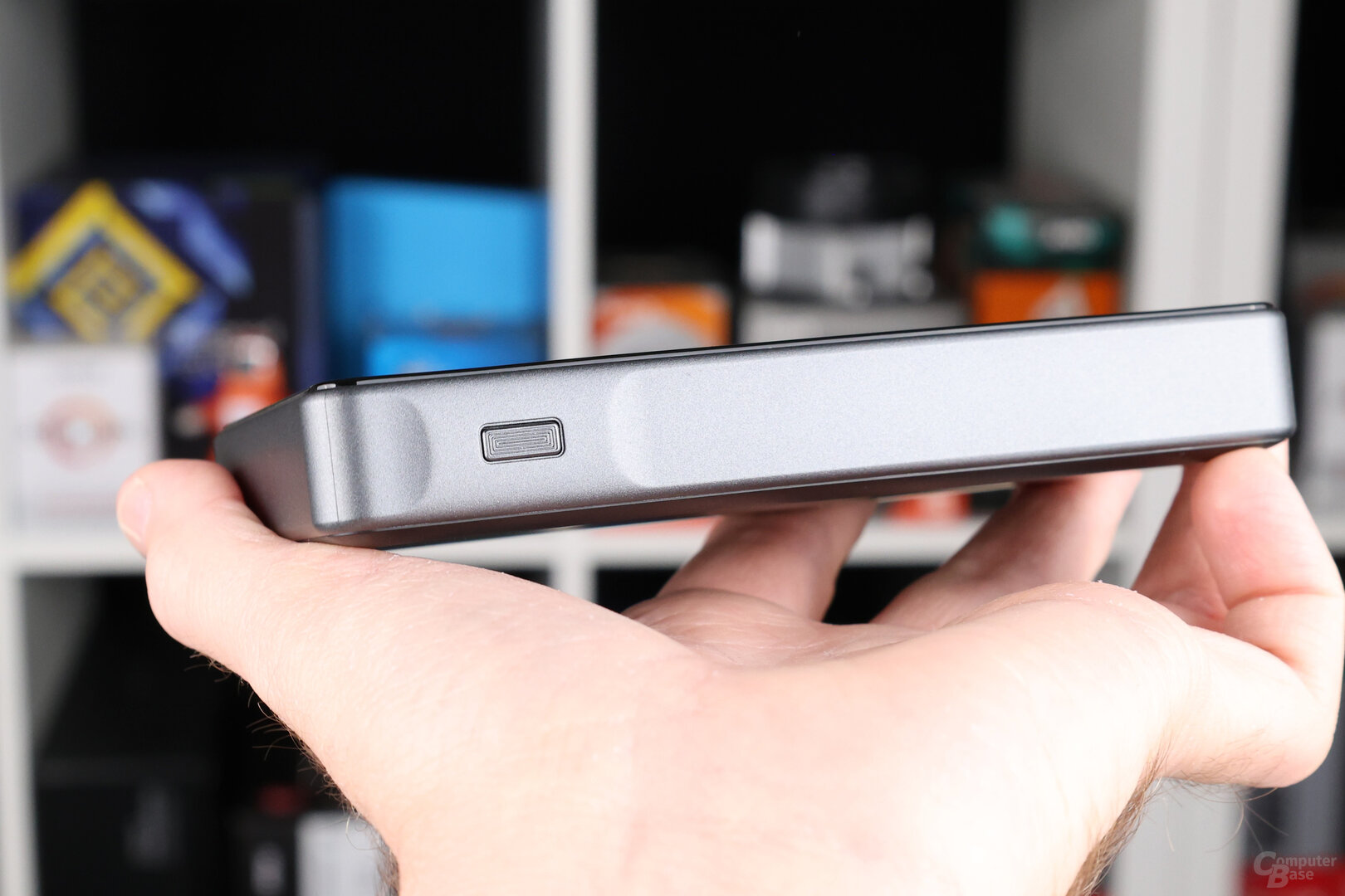 Power-Taste an der Oberseite des TP-Link M8550