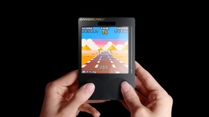 GamerCard auf Pi-Basis: Retro-Handheld in Geschenk­karten­größe vom Sinclair-Neffen