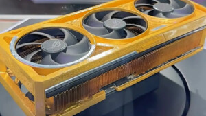 Teuerste Grafikkarte aller Zeiten?: Asus zeigt 7 kg schwere RTX 5090 mit 5 kg echtem Gold