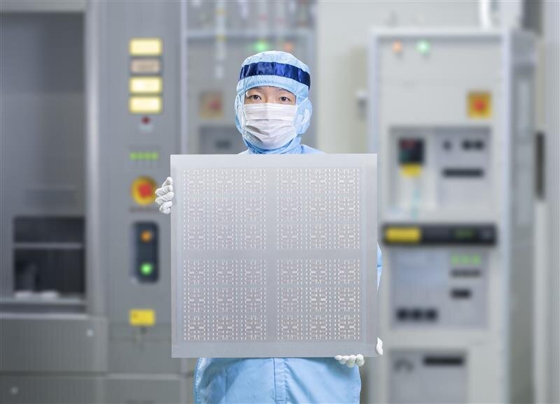 Ein Panel aus der Fertigung mit dem DSP-100