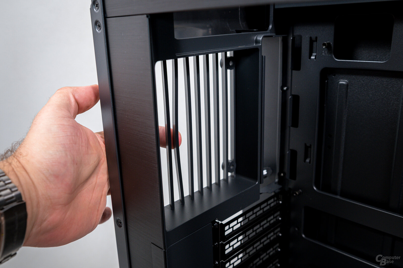 Phanteks Evolv X2 im Test: Kunststoffqualität teils mangelhaft