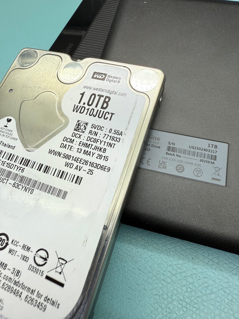 Eine 10 Jahre alte HDD bei der vermeintlichen Neuware