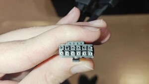 Umstrittener Stromstecker: Erste Radeon mit durch­ge­schmortem 12VHPWR-Adapter