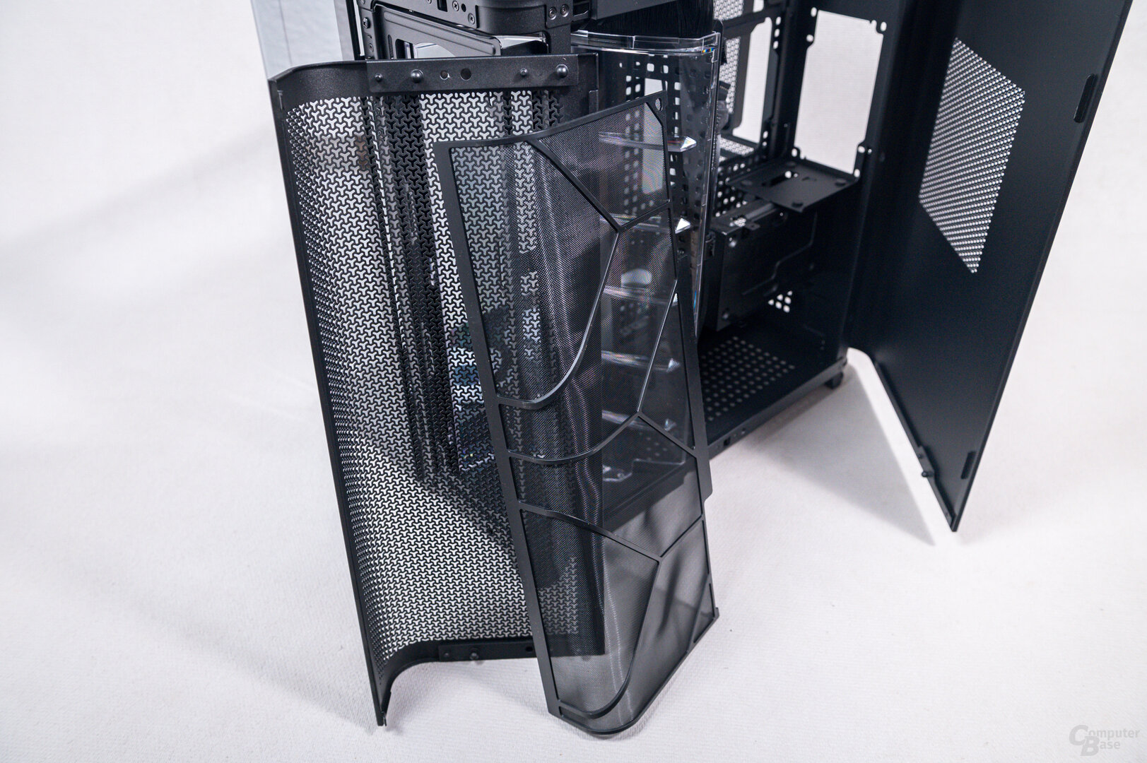 Corsair Air 5400 im Test: Optionaler Staubfilter im Zubehör