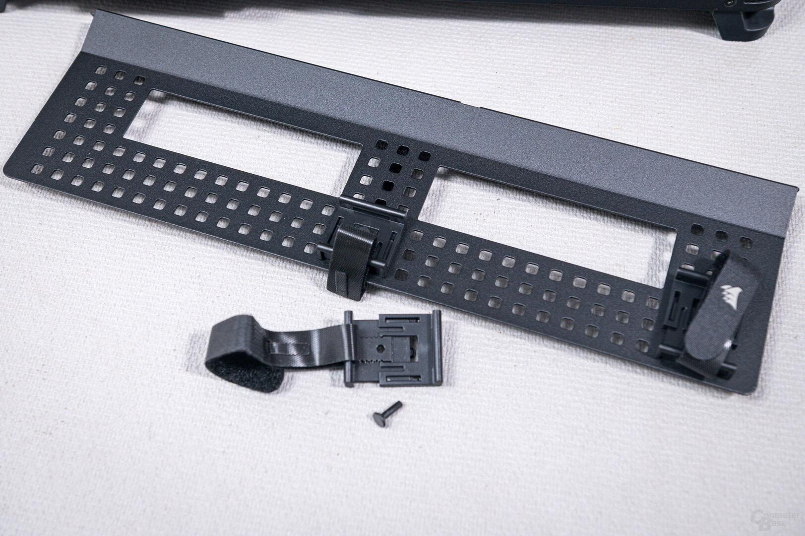 Corsair Air 5400 im Test: Grandioses Kabelmanagement dank „RapidRoute 2.0“