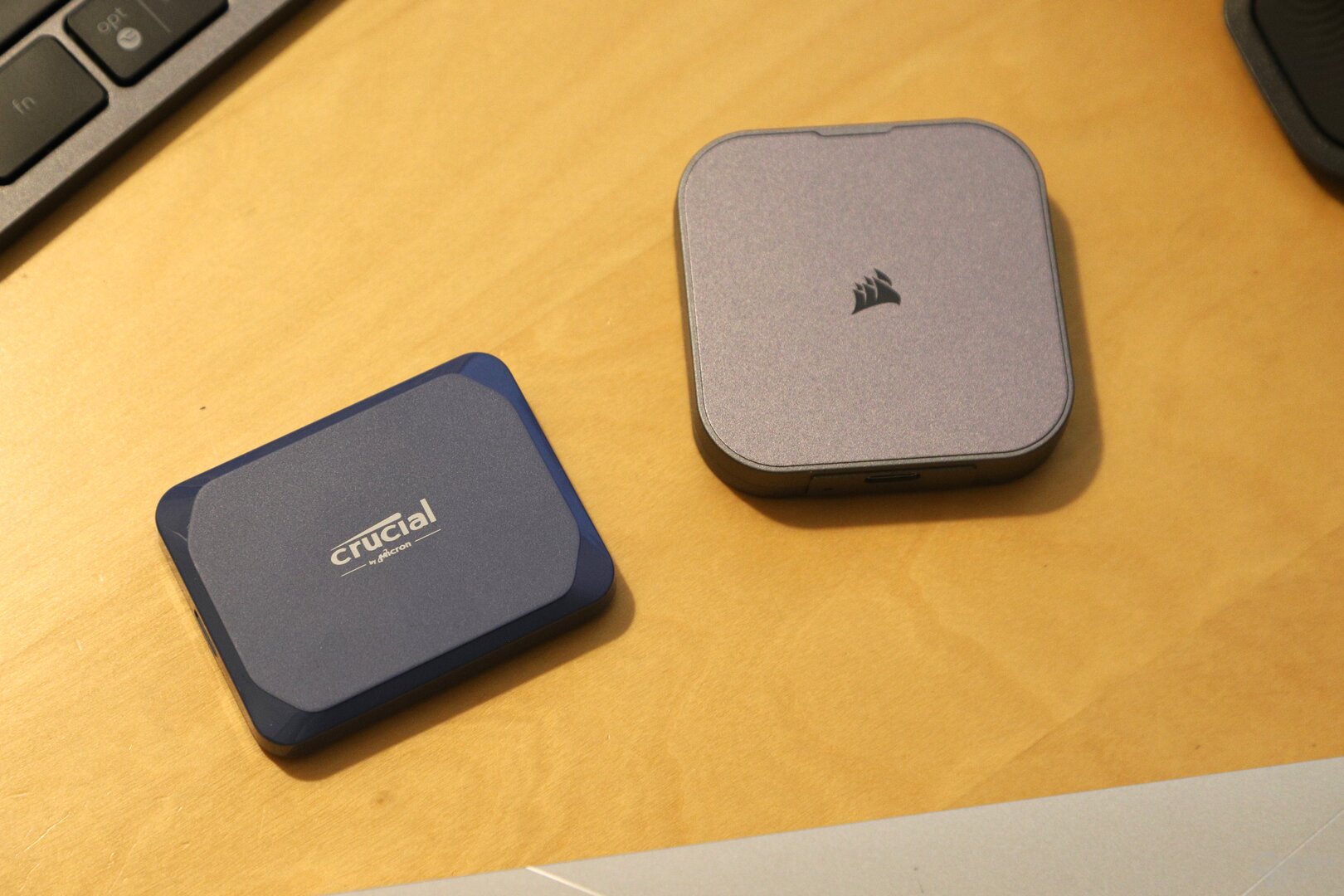 Externe SSDs im Vergleich: Crucial X10 vs. Corsair EX300U – jeweils mit 2 TB