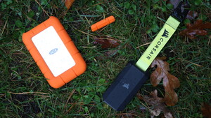 Robuste USB-4-SSDs im Test: Corsair EX400U Survivor vs. LaCie Rugged SSD4