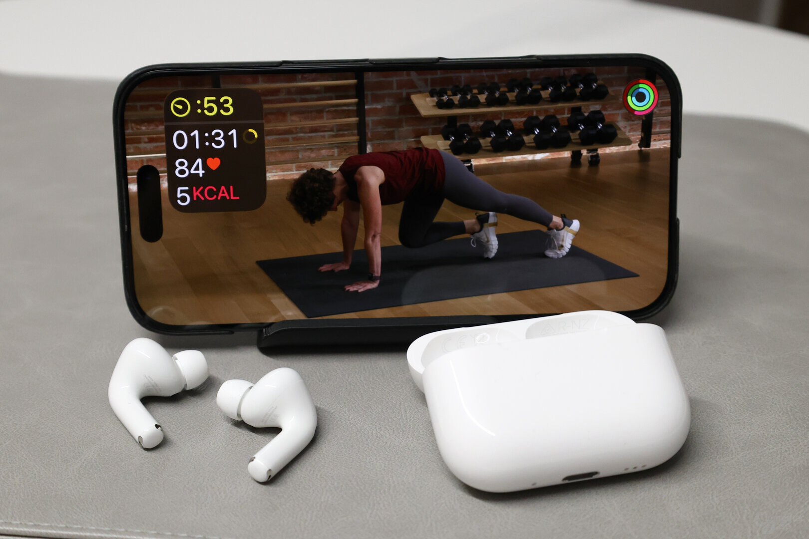 Die AirPods Pro 3 messen beim Training die Herzfrequenz