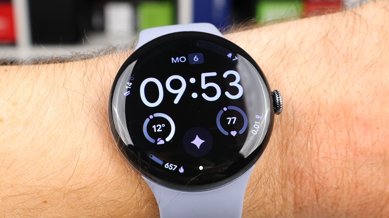 Google Pixel Watch 4 im Test: Smartwatch mit gewölbtem Display und Satelliten-SOS