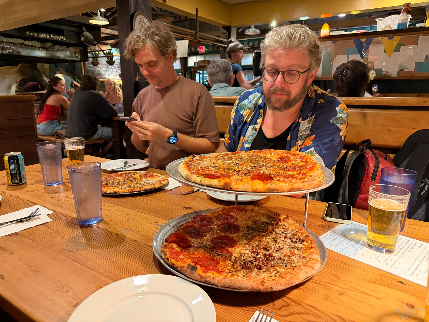 iPhone 17 Pro Max – 24 mm Weitwinkel (f/1.8, ISO 1000, 1/30 s)