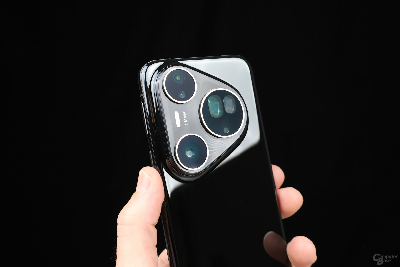 Huawei Pura 80 Ultra mit 4 Kameralinsen