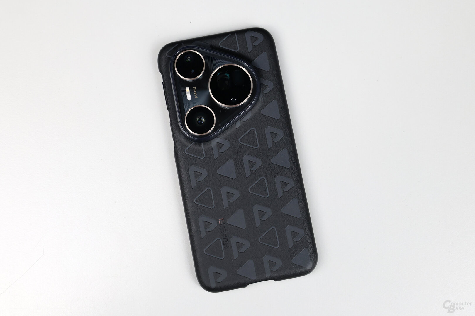 Huawei Pura 80 Ultra mit Schutzhülle