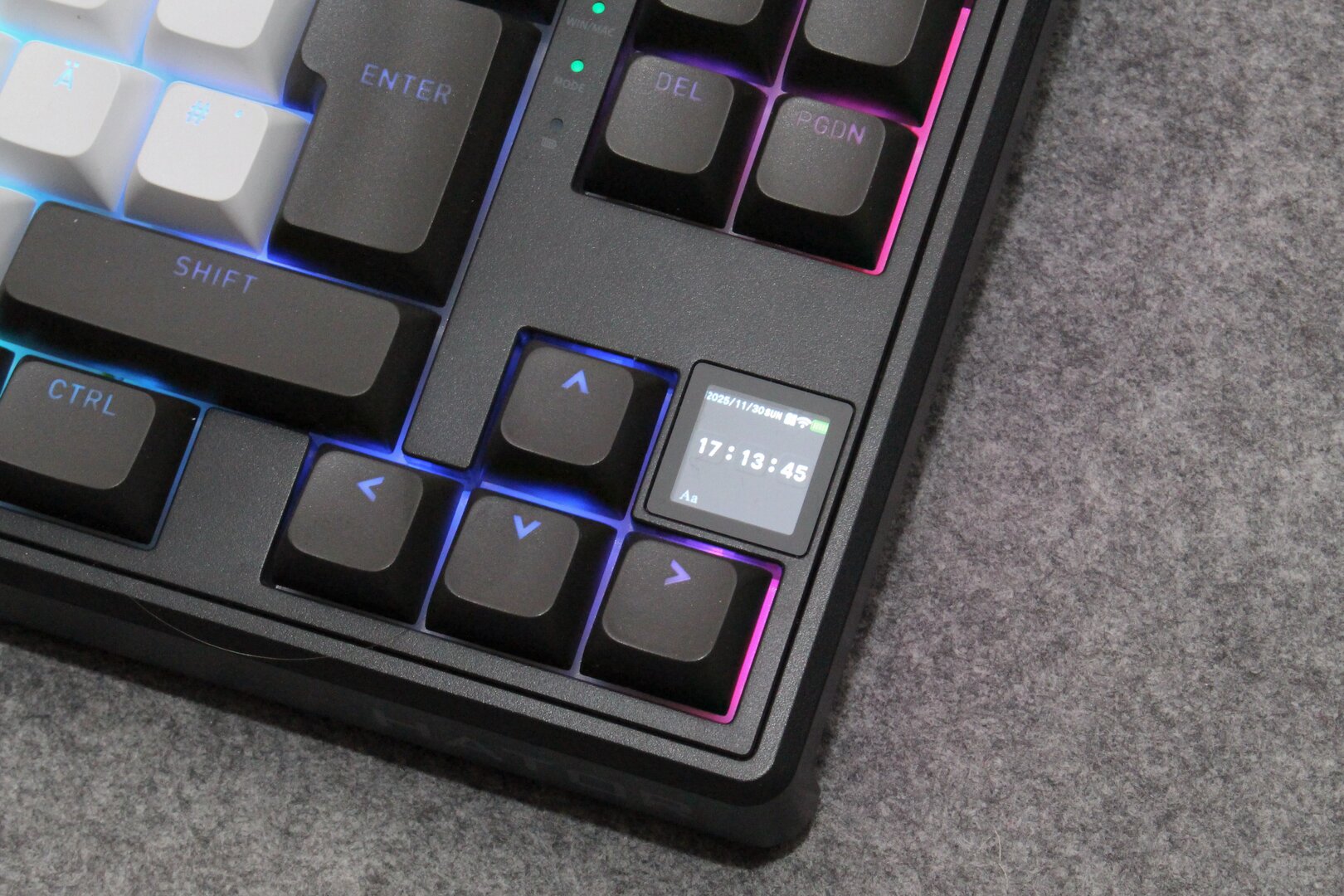 Wer Datum, Betriebsmodus und Batteriestand lesen kann, bekommt einen Preis