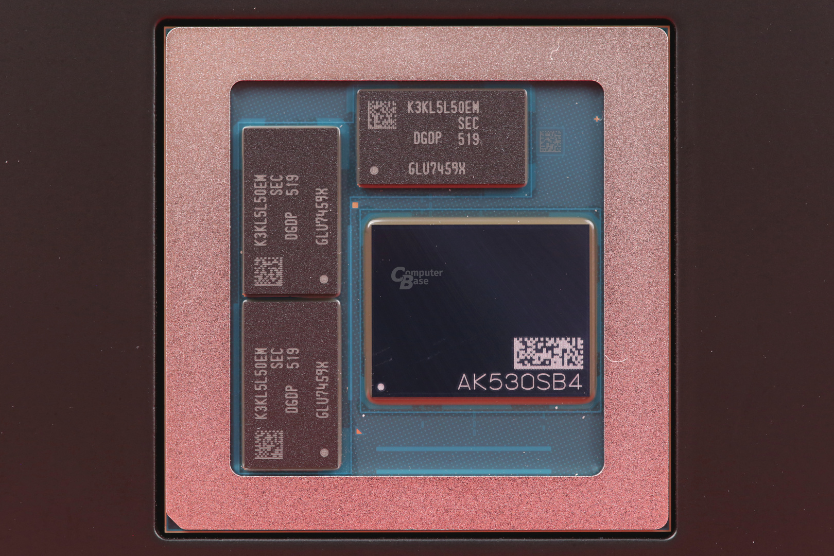 Detailansicht mit Die und Triple-Channel-LPDDR5X