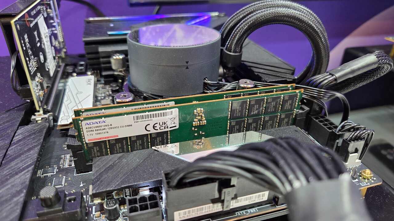 3.000 USD teure RAM-Spielerei: CQDIMMs mit 128 GB pro Modul bei der CES-Demo
