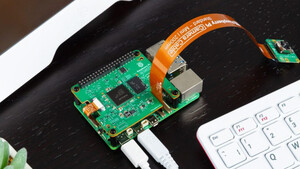 Pi AI HAT+ 2: Aufsteckbare 40 TOPS Gen-AI-Leistung für den Raspberry Pi 5